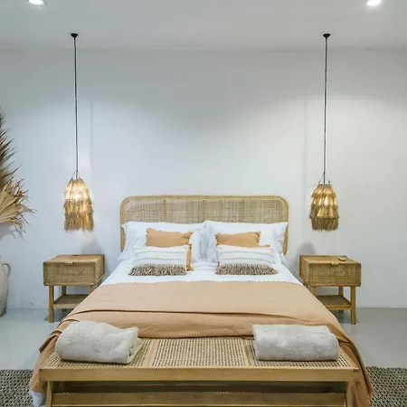 Villa Moorea : Tropical Vibes - 3 Min From Beach Canggu  Exterior photo
